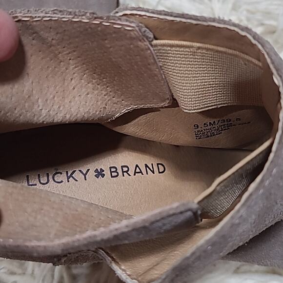 Lucky Brand Bootie 9.5 Peep Toe Taupe Wedge Suede Leather - Picture 9 of 9
